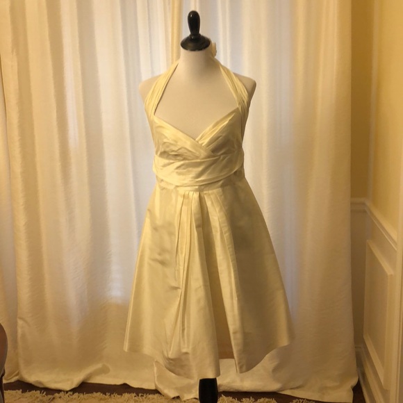 Ivory dress- perfect for brides - Picture 1 of 3